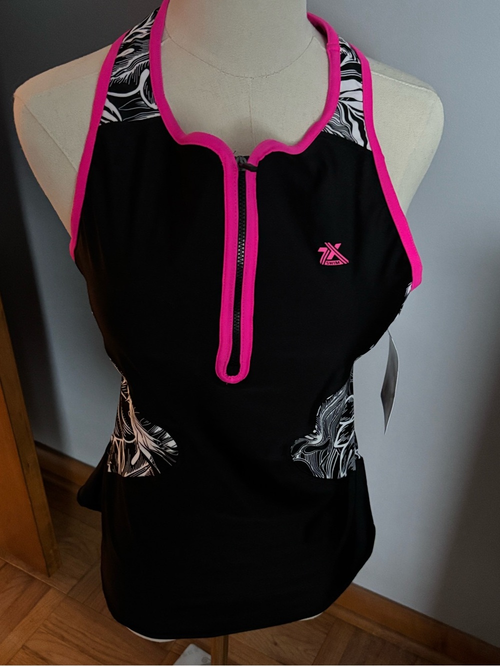 New with Tags ZeroXposur Black & Hot Pink Tankini with Zip Front Large